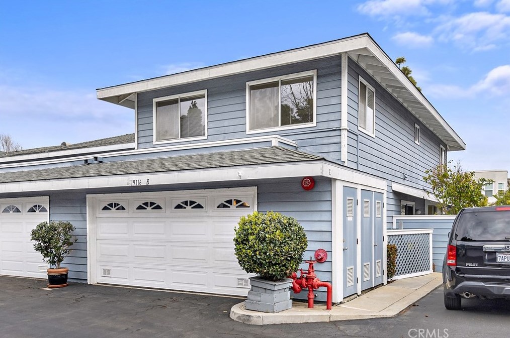 19116 Queensport Ln, Huntington Beach, CA 92646-2094