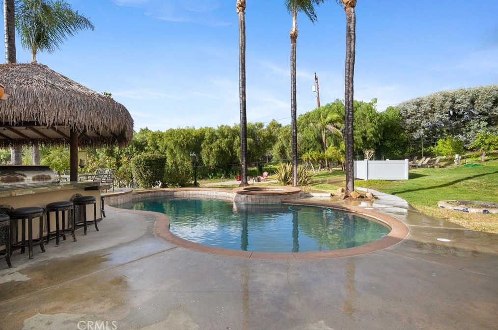 408 Tumble Creek Ln, Fallbrook CA  92028-2543 exterior