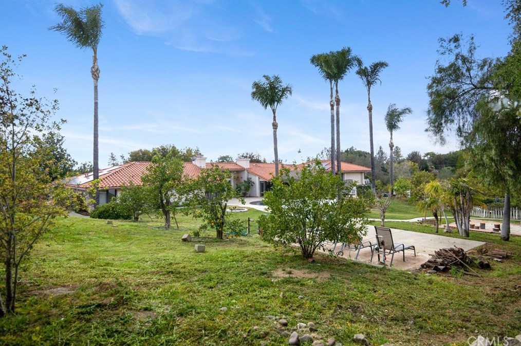 408 Tumble Creek Ln, Fallbrook CA  92028-2543 exterior