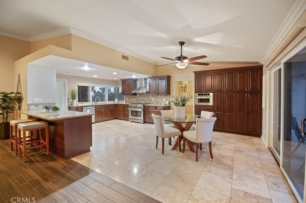408 Tumble Creek Ln, Fallbrook CA  92028-2543 exterior