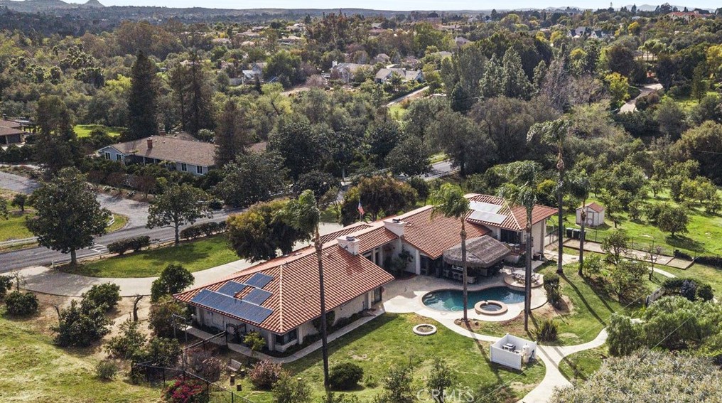 408 Tumble Creek Ln, Fallbrook CA  92028-2543 exterior