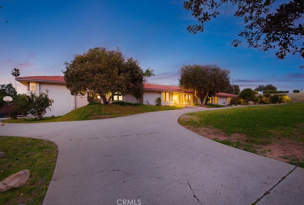 408 Tumble Creek Ln, Fallbrook CA  92028-2543 exterior