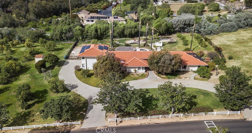 408 Tumble Creek Ln, Fallbrook CA  92028-2543 exterior