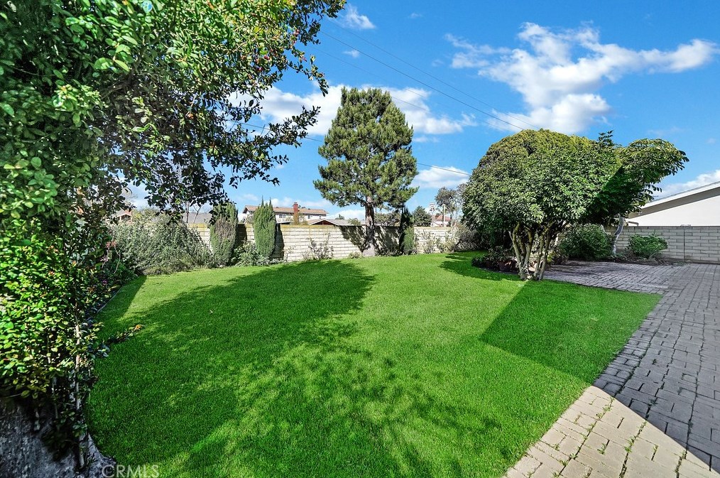 9055 Maza Cir, Santa Ana, CA 92708