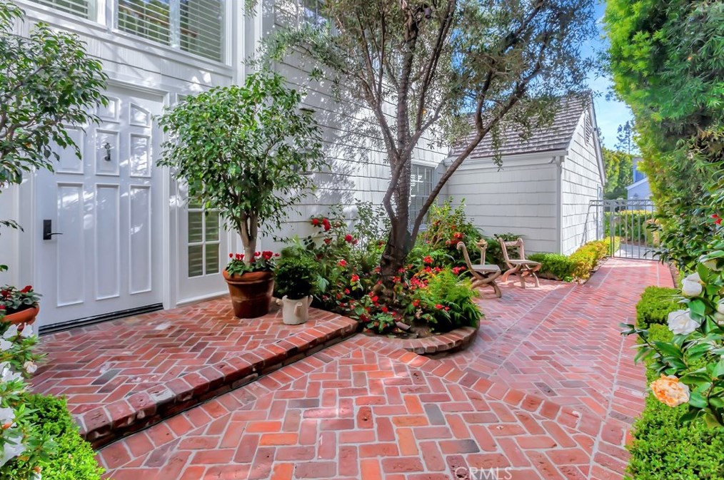 38 Hillsdale Dr #23, Newport Beach, CA