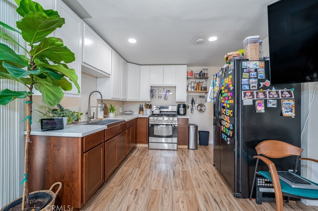 13511 Delavan Ave, Norwalk CA  90650-4306 exterior