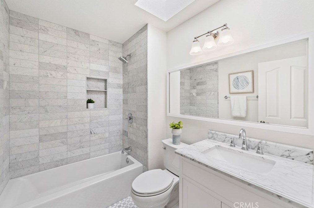 66 Oakcliff Dr, Laguna Beach CA  92677-5650 exterior