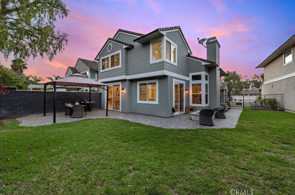 66 Oakcliff Dr, Laguna Beach CA  92677-5650 exterior