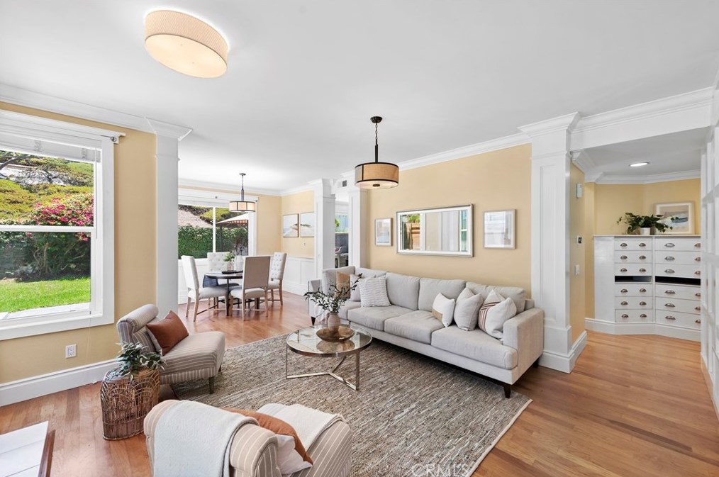66 Oakcliff Dr, Laguna Beach CA  92677-5650 exterior
