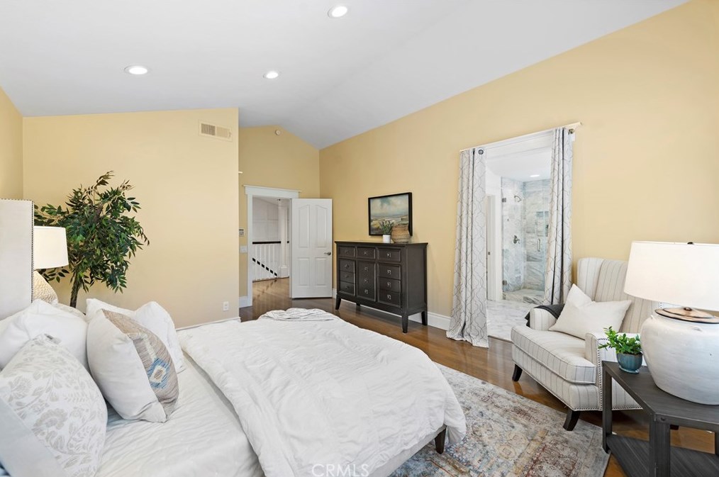 66 Oakcliff Dr, Laguna Beach CA  92677-5650 exterior