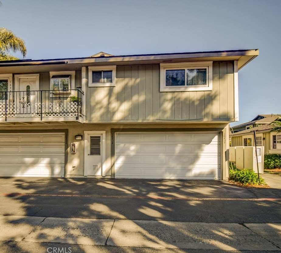16438 Camino Canada Ln, Huntington Beach, CA 92649-5207