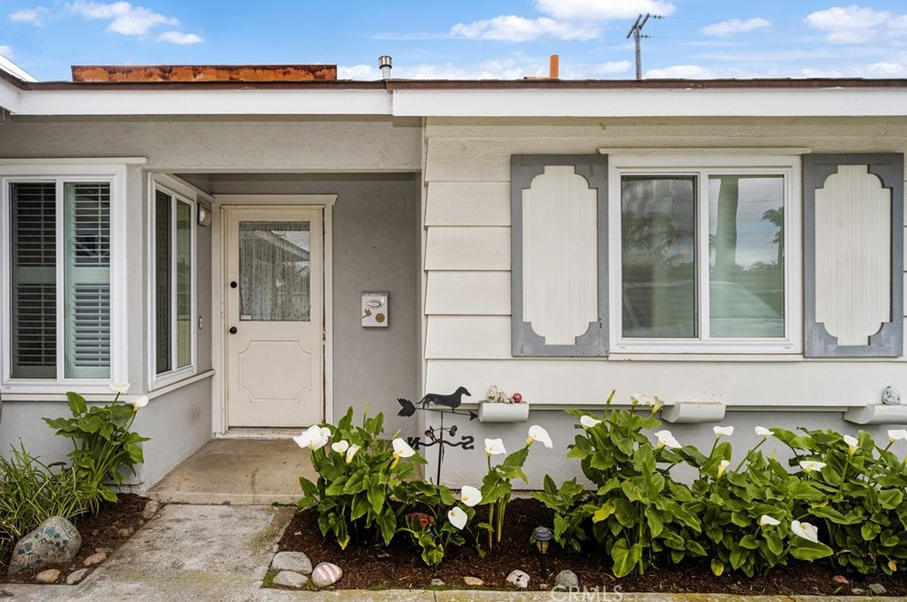10472 Christmas Dr, Huntington Beach, CA 92646-3018