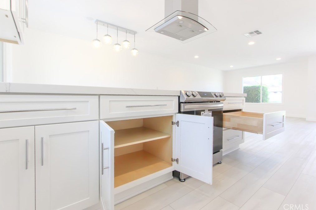 23390 El Reposa, Laguna Beach CA  92656-1104 exterior