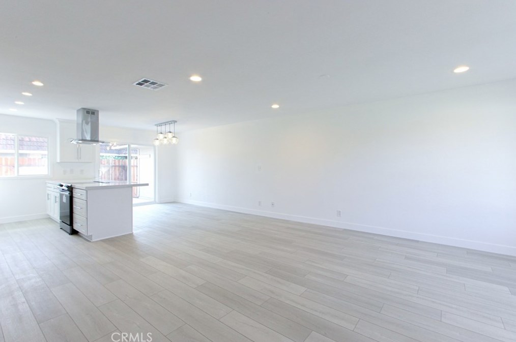 23390 El Reposa, Laguna Beach CA  92656-1104 exterior