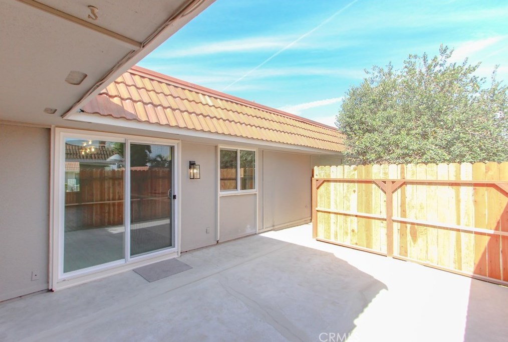 23390 El Reposa, Laguna Beach CA  92656-1104 exterior