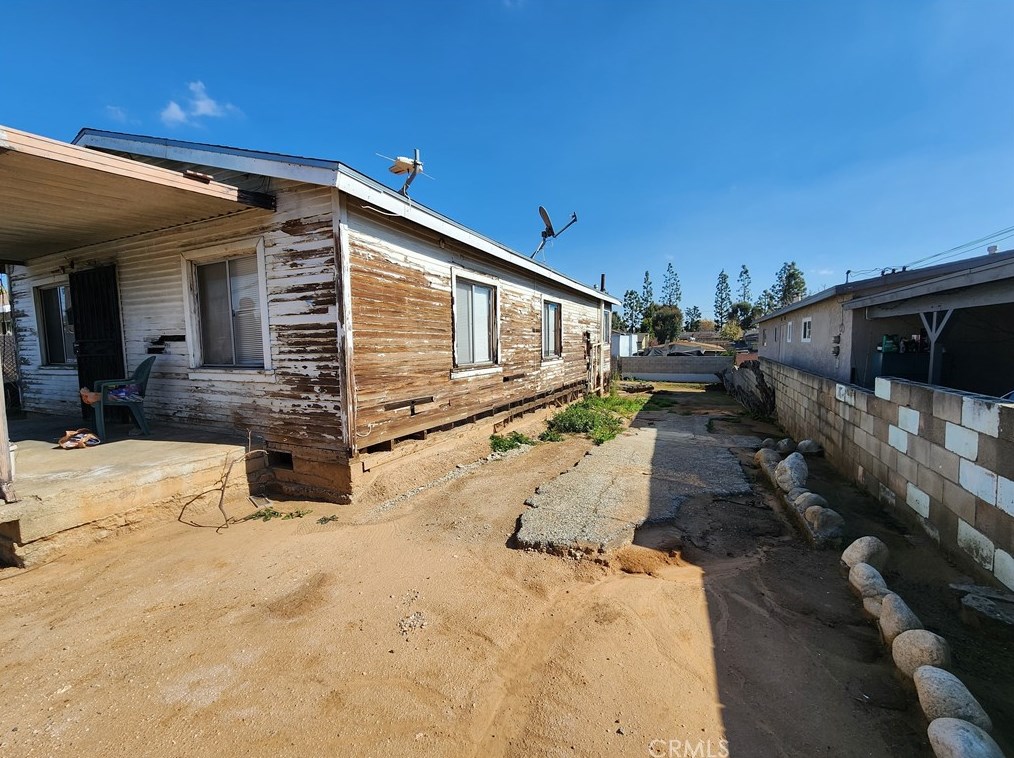 206 Arizona Ave, Los Angeles, CA 90022-1243