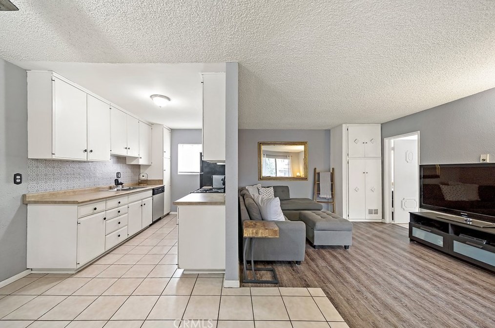 555 S La Veta Park Cir #132, Orange, CA 92868