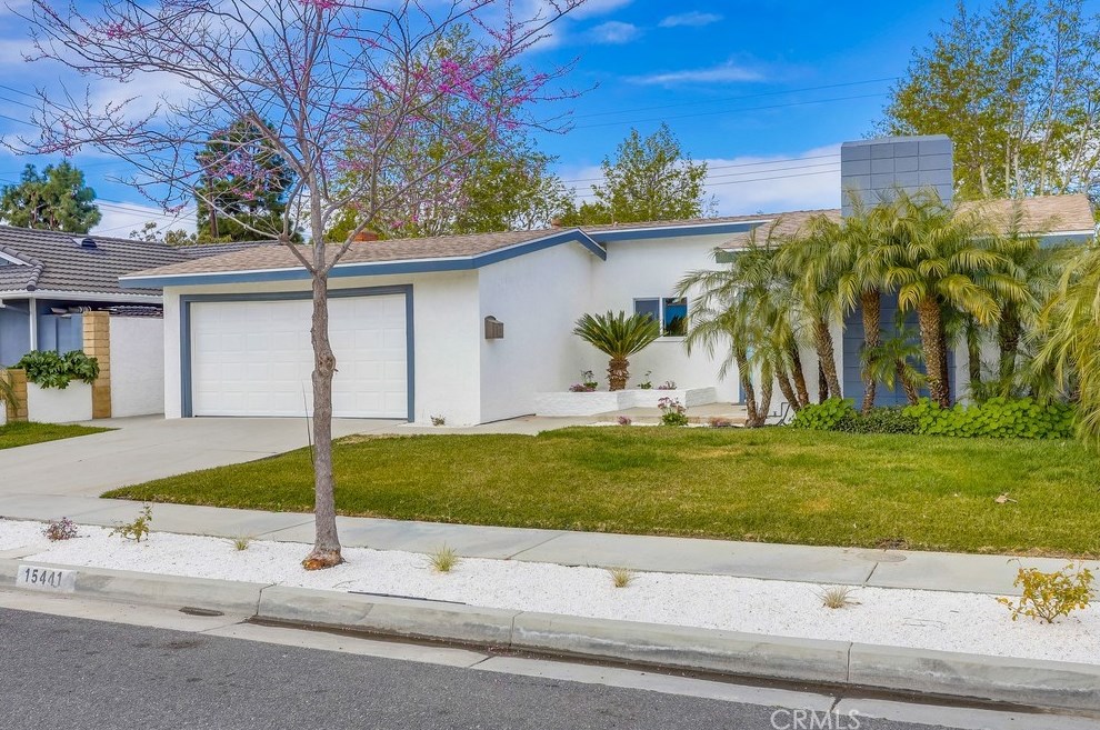 15441 Hanover Ln, Huntington Beach, CA 92647-2654