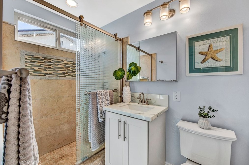 8681 Palos Verdes Ave, Westminster CA  92683-7259 exterior
