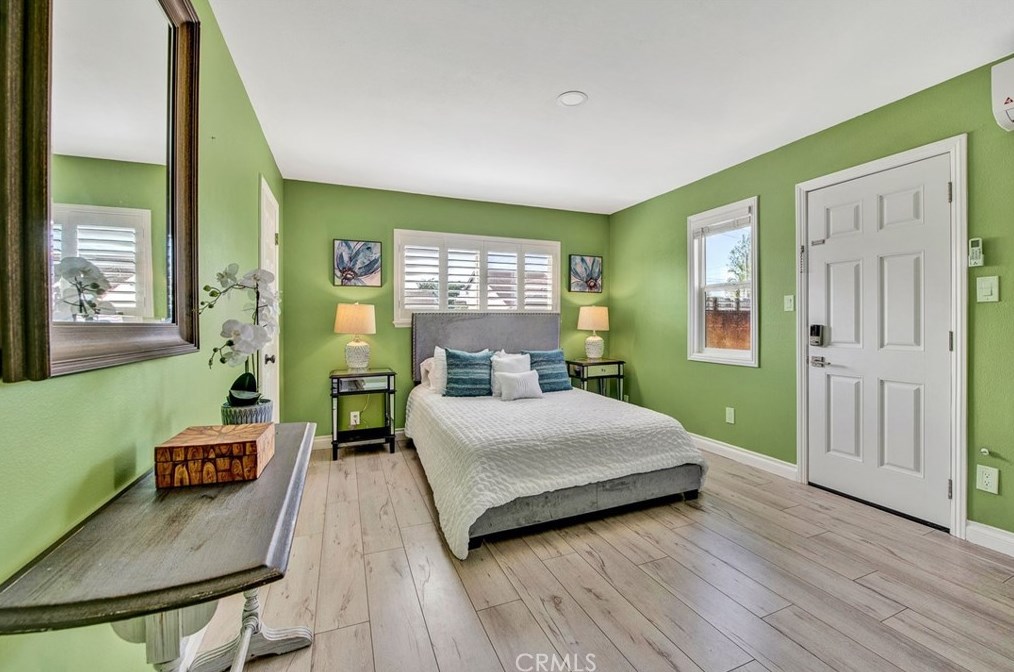 8681 Palos Verdes Ave, Westminster CA  92683-7259 exterior