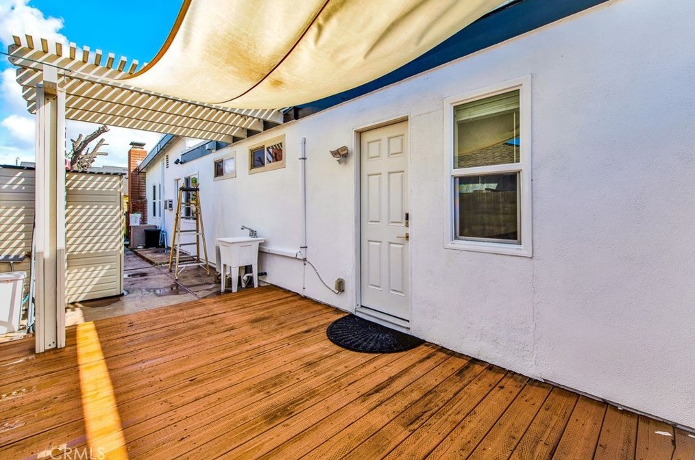 8681 Palos Verdes Ave, Westminster CA  92683-7259 exterior