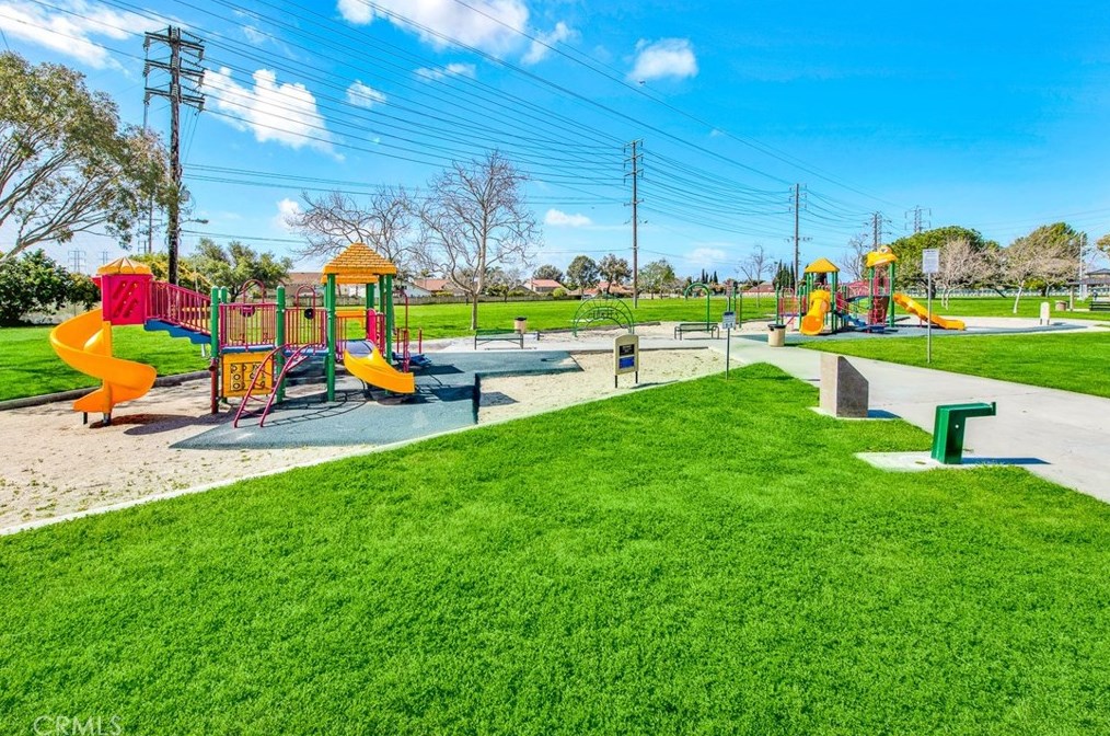8681 Palos Verdes Ave, Westminster CA  92683-7259 exterior