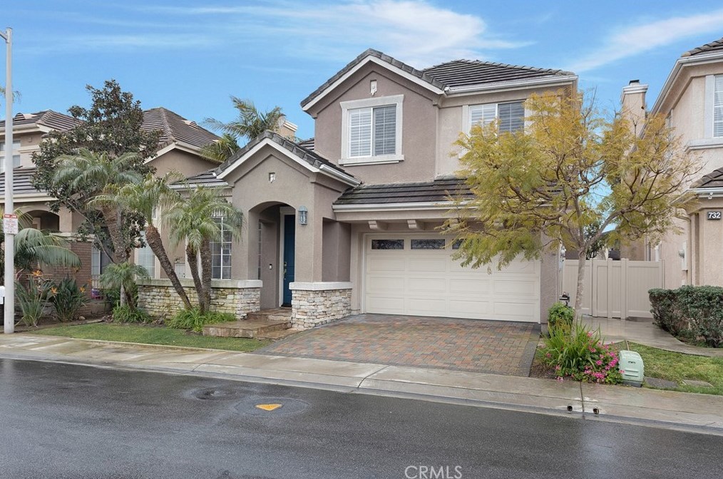 742 Sandglass Dr, Huntington Beach, CA 92648-4154