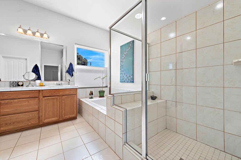 2424 Gird Rd, Fallbrook CA  92028-9687 exterior