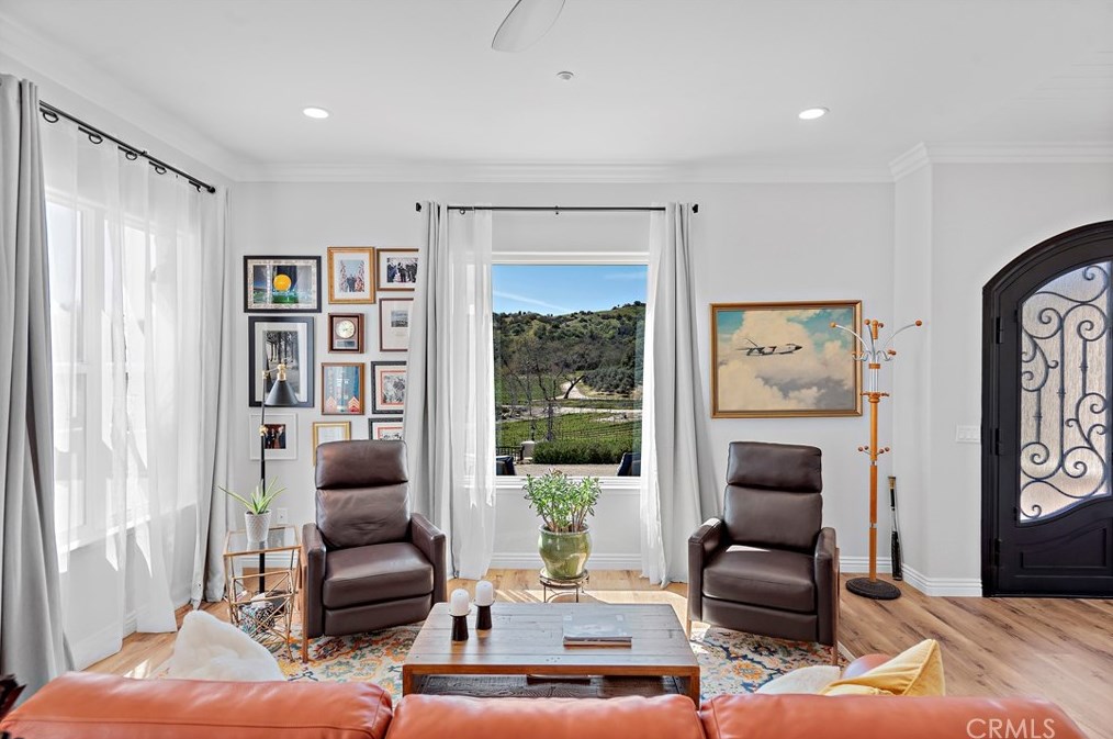 2424 Gird Rd, Fallbrook CA  92028-9687 exterior