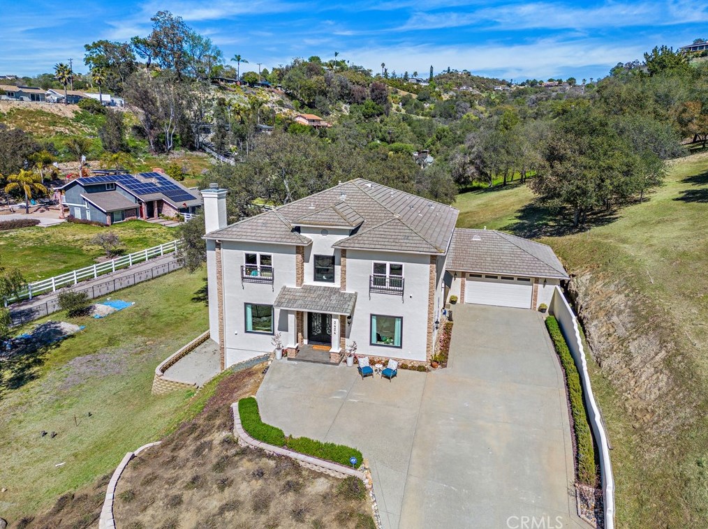 2424 Gird Rd, Fallbrook CA  92028-9687 exterior