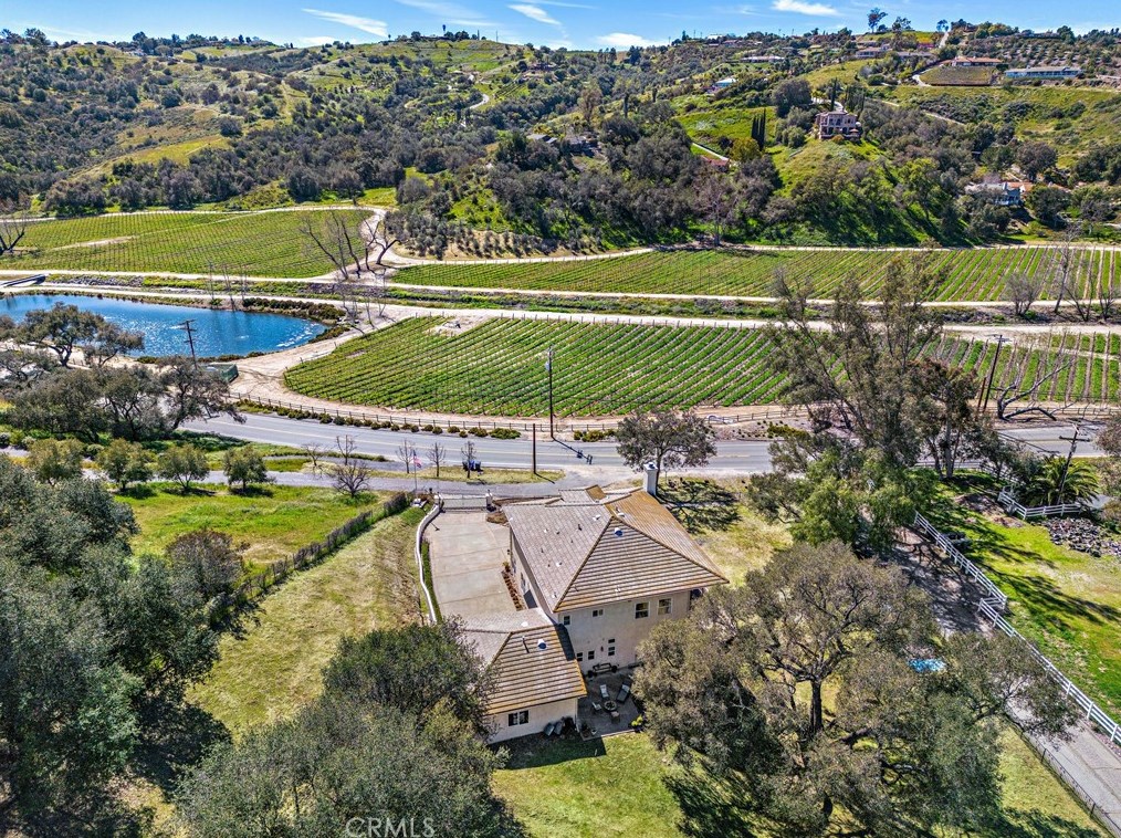 2424 Gird Rd, Fallbrook CA  92028-9687 exterior