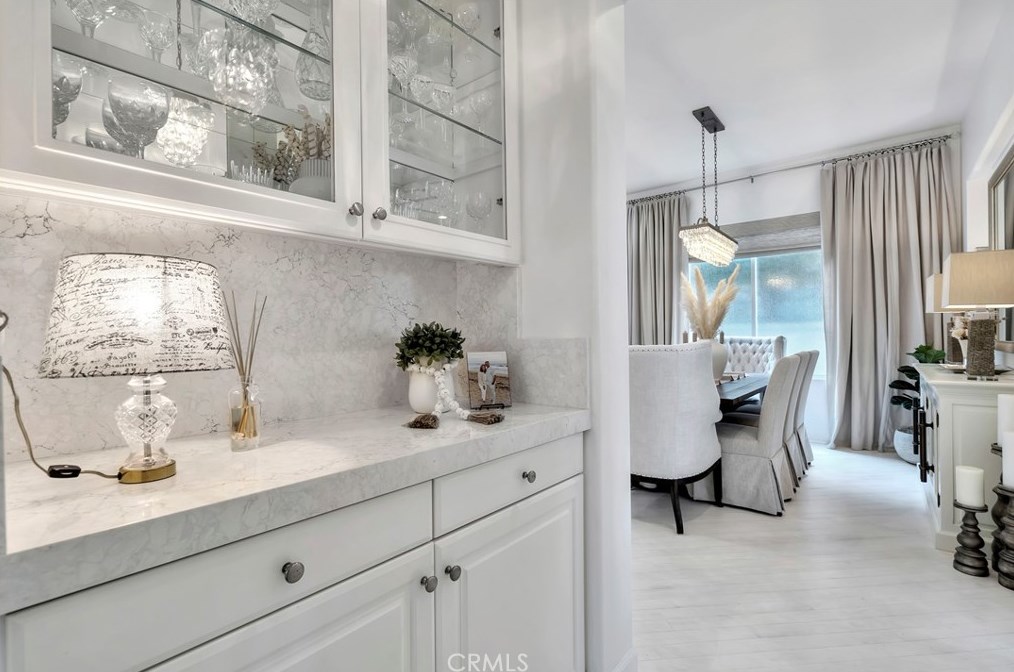 6602 Beachview Dr, Huntington Beach CA  92648-2666 exterior