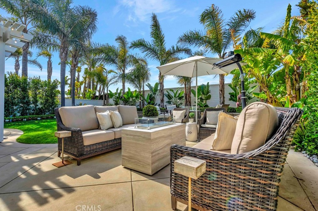 6602 Beachview Dr, Huntington Beach CA  92648-2666 exterior