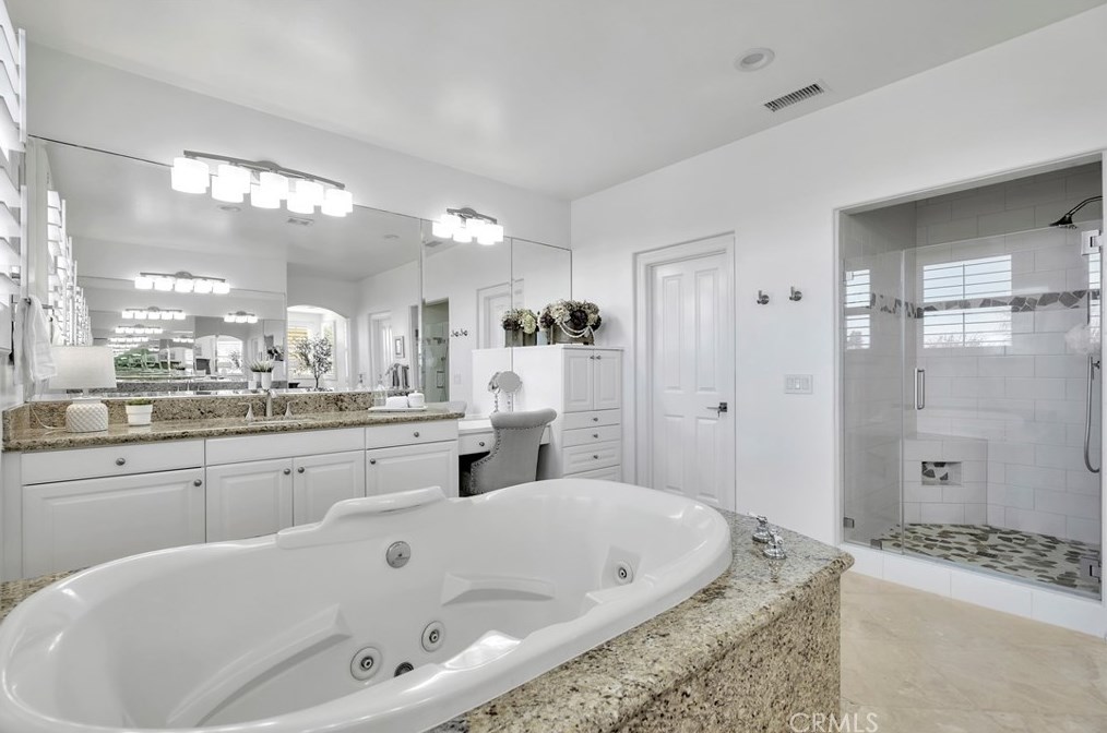 6602 Beachview Dr, Huntington Beach CA  92648-2666 exterior