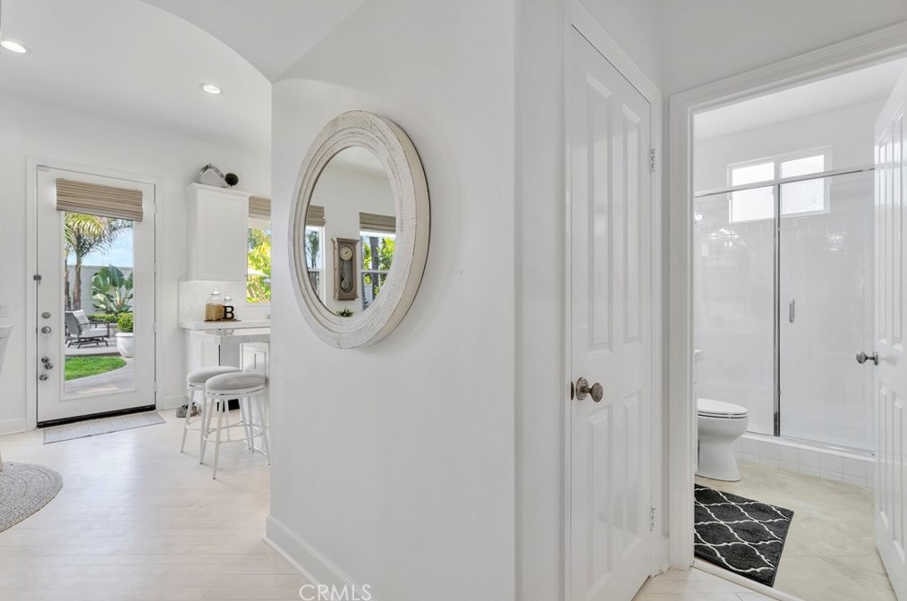 6602 Beachview Dr, Huntington Beach CA  92648-2666 exterior