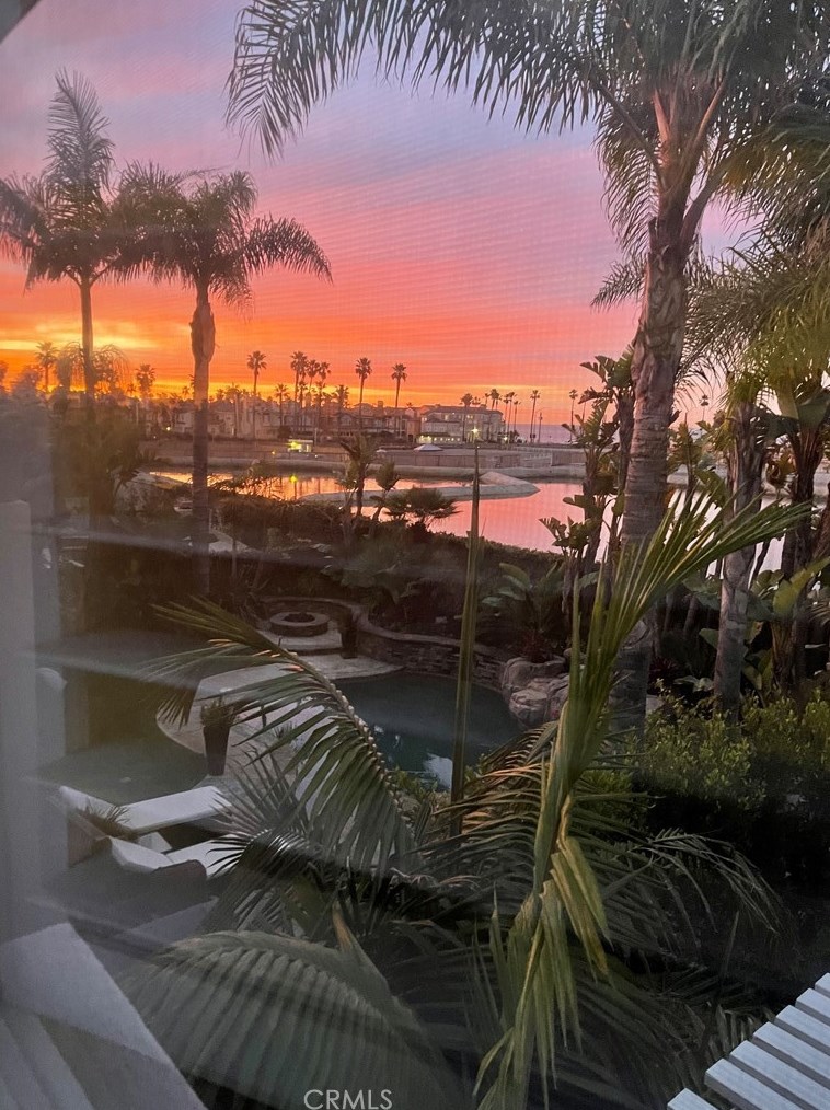 6602 Beachview Dr, Huntington Beach CA  92648-2666 exterior
