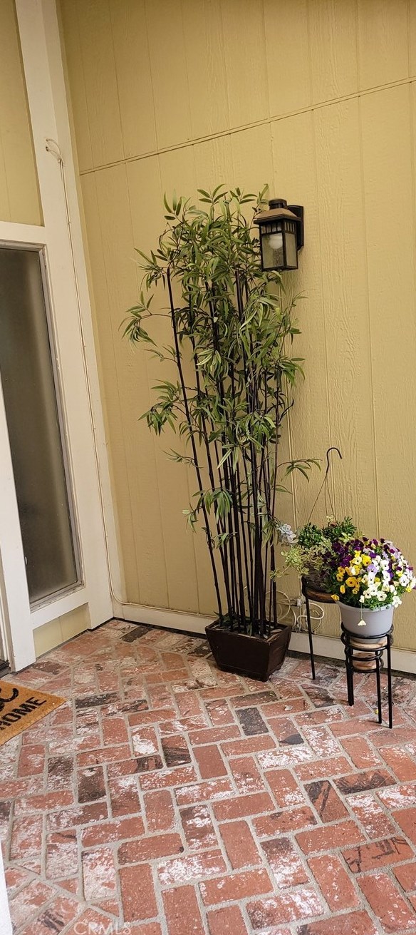 681 Windham Dr, Claremont CA  91711-3551 exterior