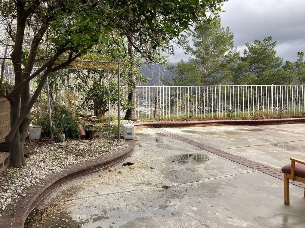 3680 Ridge Line Dr, San Bernardino, CA 92407