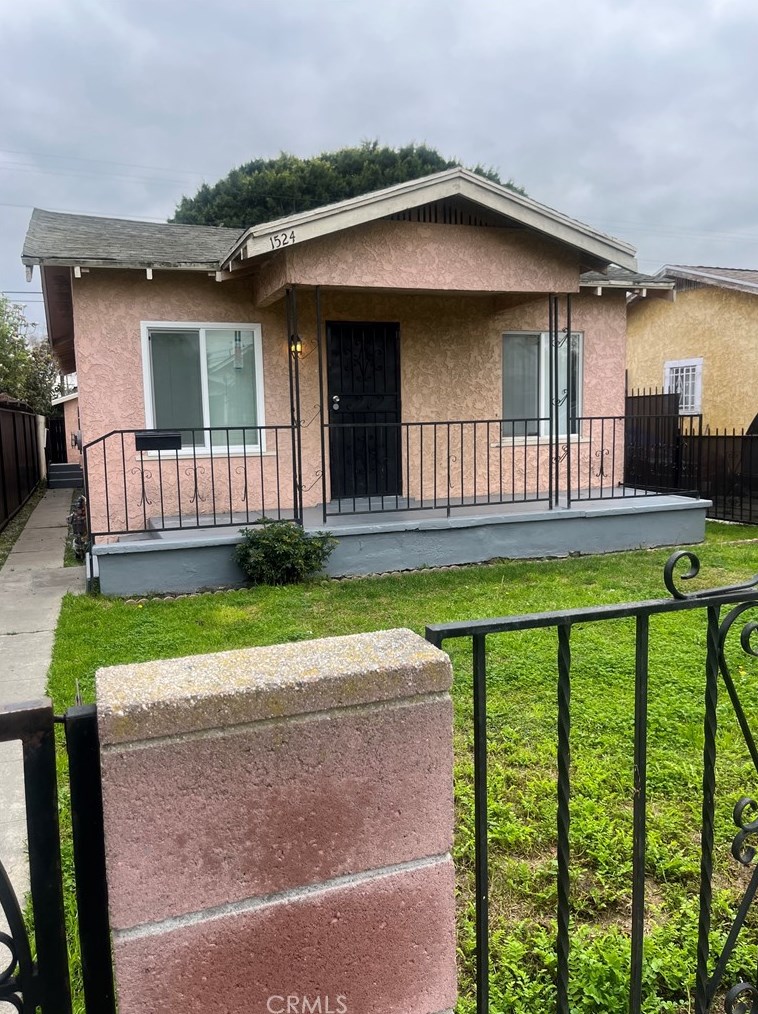 1524 60th Pl, Los Angeles, CA 90047-1503
