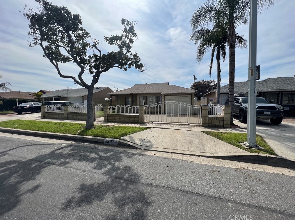 12158 Lakeland Rd, Norwalk, CA 90650-1856
