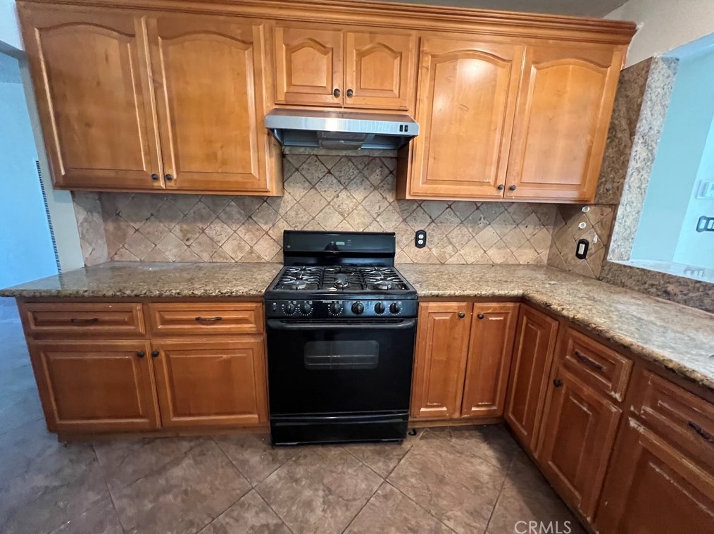 12158 Lakeland Rd, Norwalk CA  90650-1856 exterior