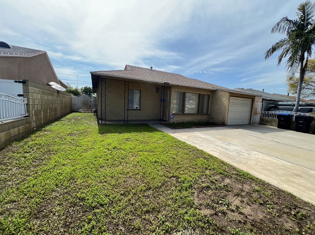 12158 Lakeland Rd, Norwalk CA  90650-1856 exterior