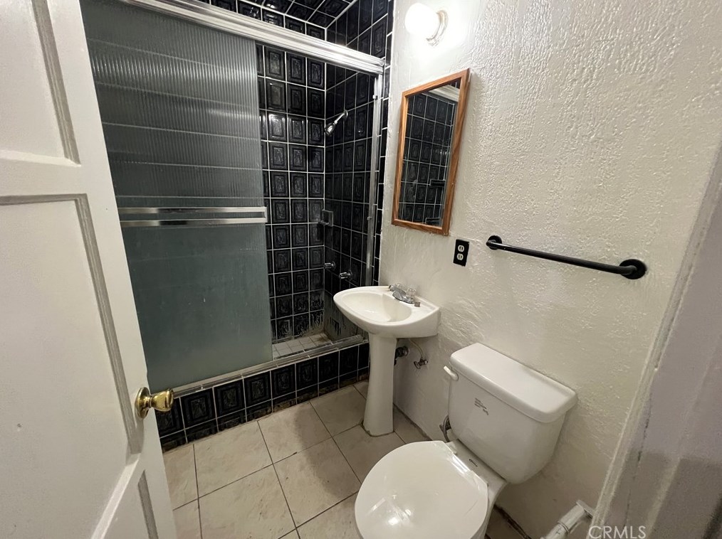 12158 Lakeland Rd, Norwalk CA  90650-1856 exterior