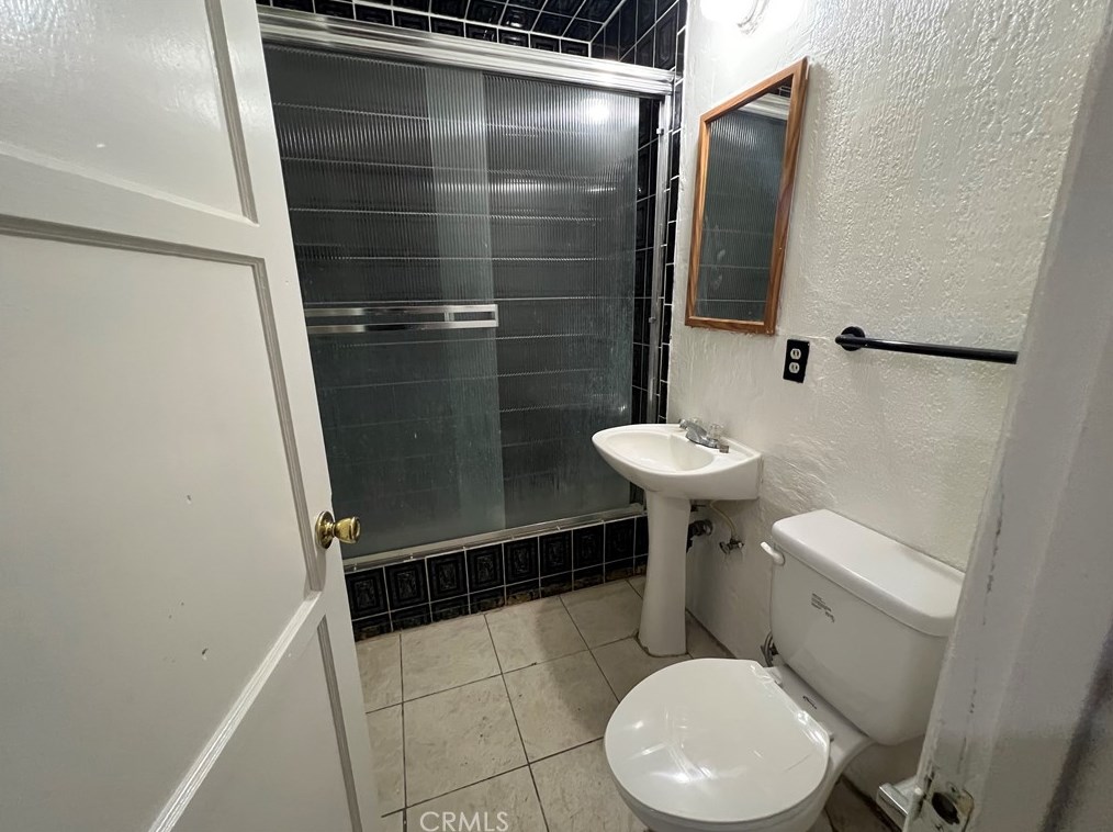 12158 Lakeland Rd, Norwalk CA  90650-1856 exterior