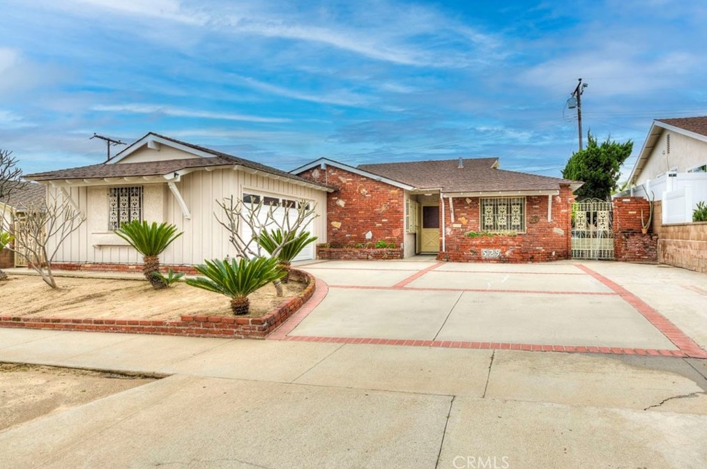 529 E Avenida De La Merced, Montebello, CA 90640