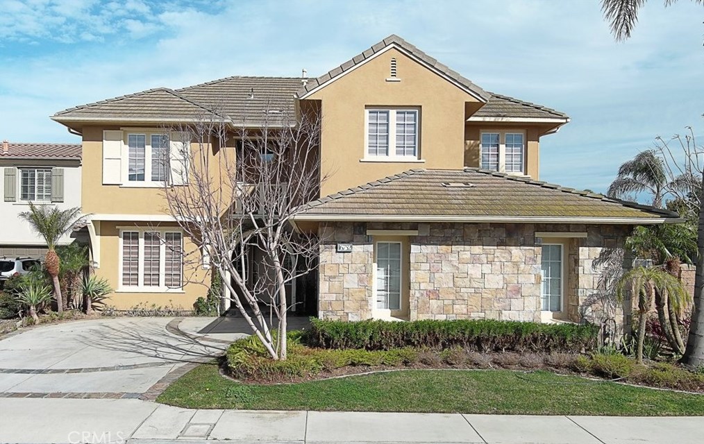 16752 Westfield Ln, Huntington Beach, CA 92649-3689