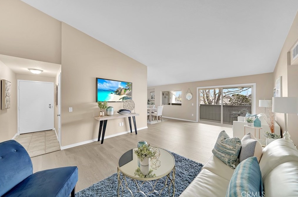 8766 404g Tulare Dr #18, Huntington Beach, CA 92646
