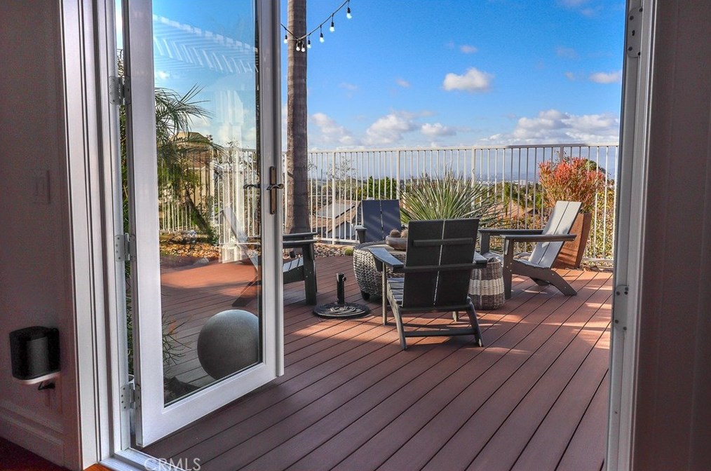17 Merlin Ave, Laguna Beach, CA 92656-1777