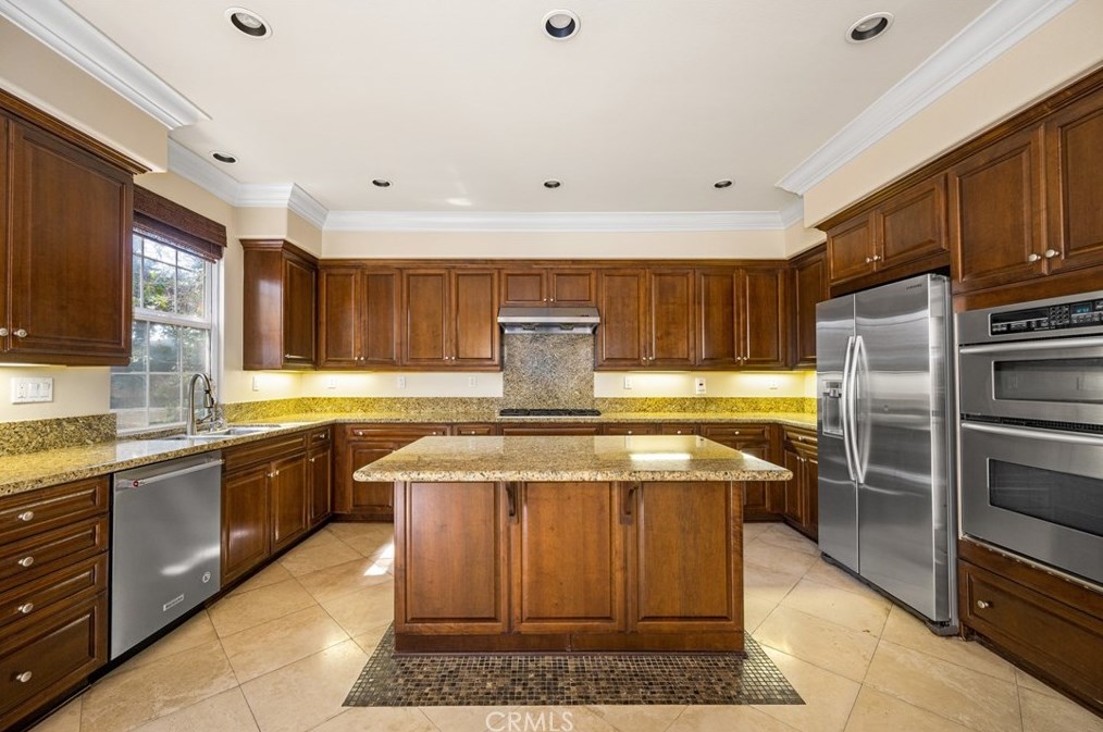 28 Secret Gdn, Irvine, CA 92620