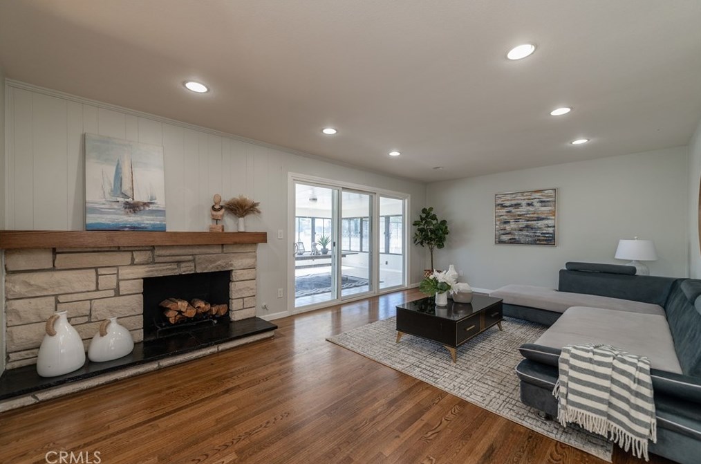 832 W Pine St, West Covina, CA 91790